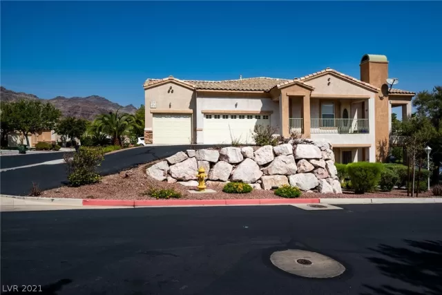 MLS: 2326715 Condo For Sale