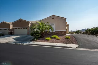 Photo #2: 2326715 Listing