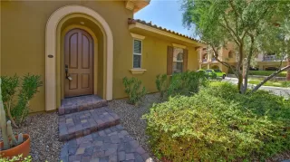 Photo #5: 2326743 Listing 