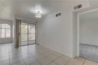 Photo #3: 2326754 Listing