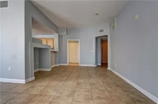 Photo #6: 2326764 Listing 