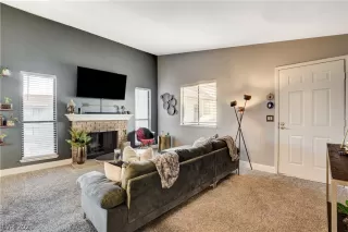 Photo #4: 2326774 Listing