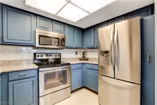 Photo #6: 2326774 Listing