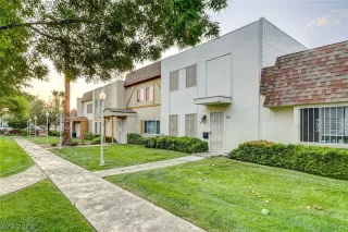 Photo #2: 2326778 Listing