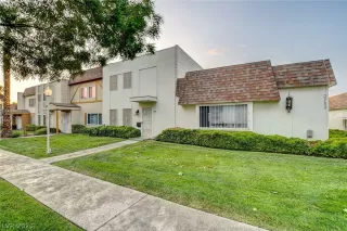 Photo #3: 2326778 Listing