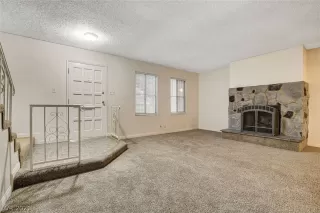 Photo #6: 2326778 Listing