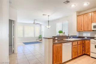 Photo #2: 2326785 Listing 