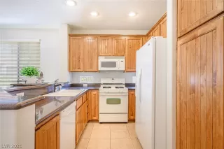 Photo #3: 2326785 Listing 