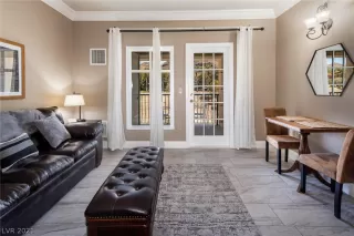 Photo #5: 2326808 Listing 