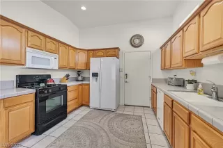 Photo #1: 2326821 Listing