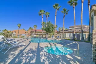 Photo #4: 2326821 Listing