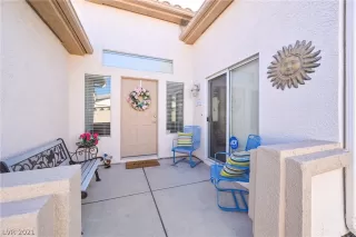 Photo #6: 2326821 Listing