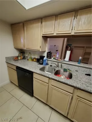 Photo #2: 2326829 Listing