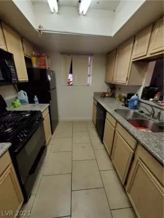 Photo #3: 2326829 Listing