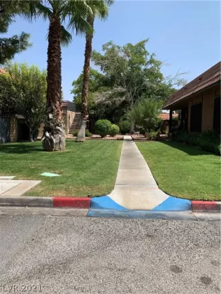 Photo #2: 2326838 Listing