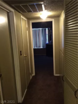 Photo #5: 2326838 Listing