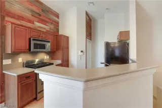 Photo #3: 2326846 Listing 