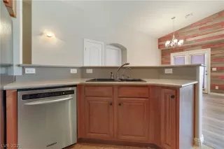 Photo #4: 2326846 Listing 