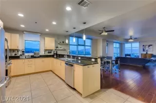 Photo #2: 2326860 Listing