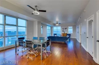 Photo #6: 2326860 Listing