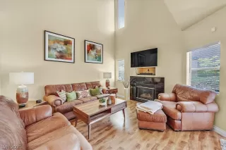 Photo #3: 2326872 Listing 