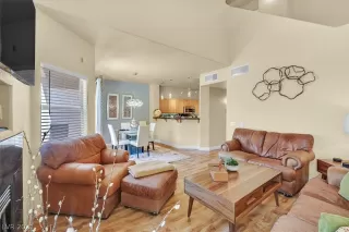 Photo #4: 2326872 Listing 