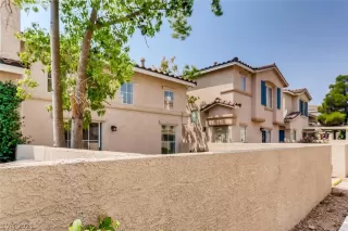 Photo #2: 2326898 Listing 