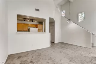 Photo #6: 2326898 Listing 