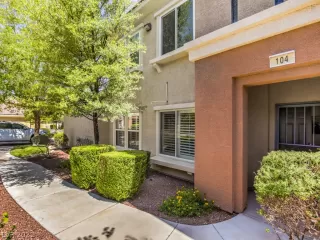 Photo #2: 2326932 Listing