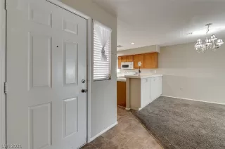 Photo #2: 2326933 Listing