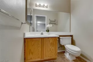 Photo #3: 2326933 Listing