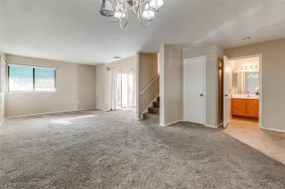 Photo #4: 2326933 Listing