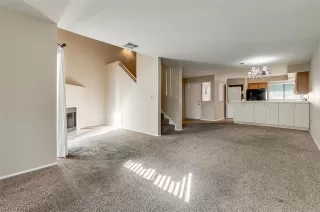 Photo #5: 2326933 Listing