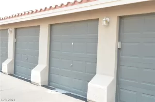 Photo #2: 2326937 Listing