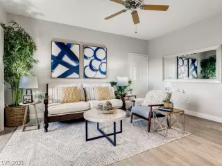 Photo #4: 2326970 Listing 