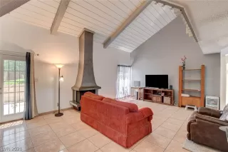 Photo #2: 2326979 Listing 