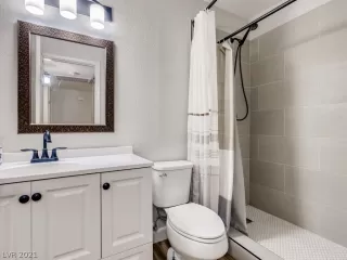 Photo #6: 2326982 Listing