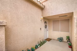 Photo #1: 2327018 Listing