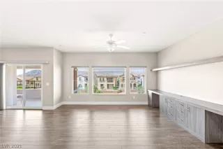 Photo #5: 2327053 Listing