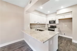 Photo #1: 2327057 Listing 