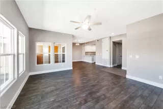 Photo #3: 2327057 Listing 