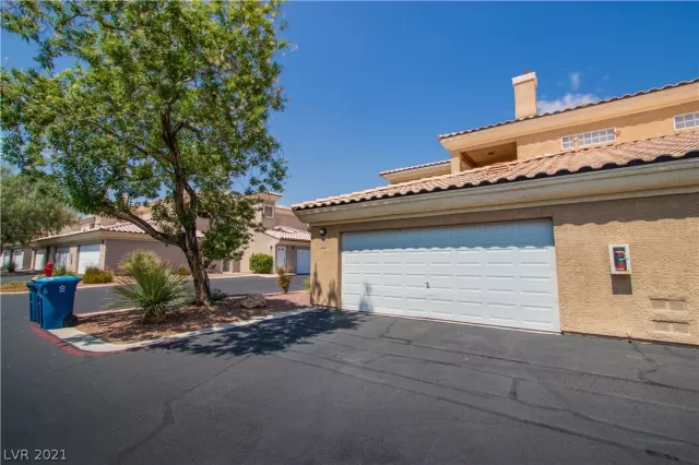 MLS: 2327062 Condo For Sale