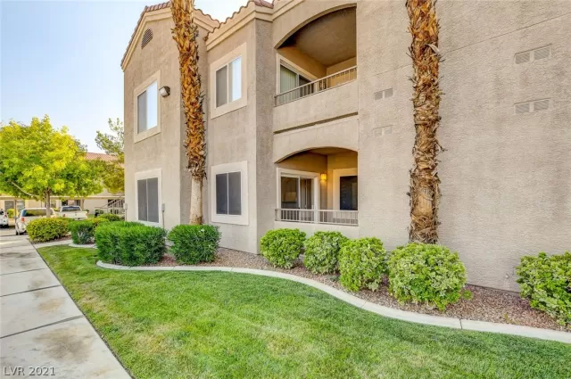 MLS: 2327116 Condo For Sale