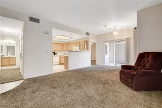 Photo #5: 2327116 Listing 