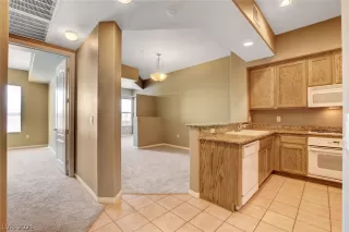 Photo #3: 2327122 Listing 