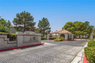 Photo #5: 2327123 Listing 