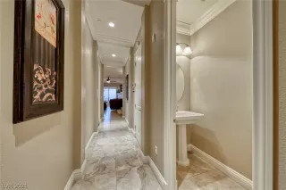 Photo #5: 2327143 Listing