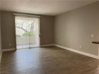 Photo #2: 2327153 Listing