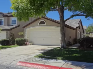 Photo #3: 2327188 Listing