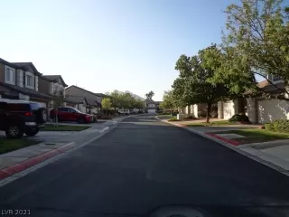 Photo #5: 2327188 Listing